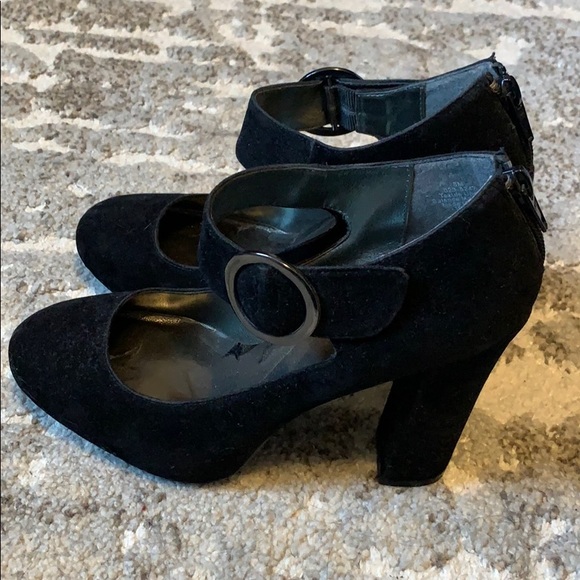 Women’s faux suede heels - Picture 2 of 6
